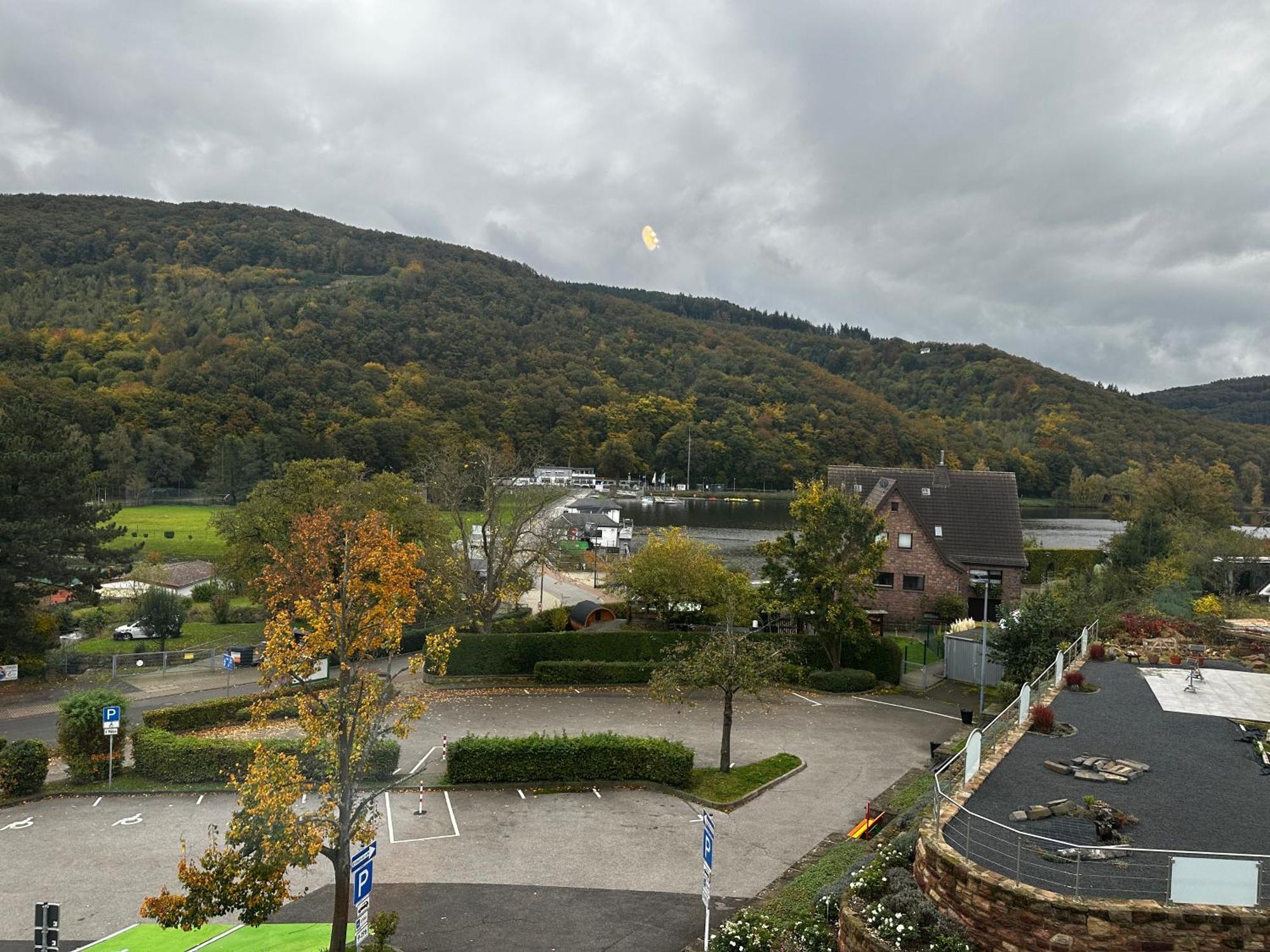 Hotel Haus Seeblick Apartments Am See Obermaubach Exterior foto